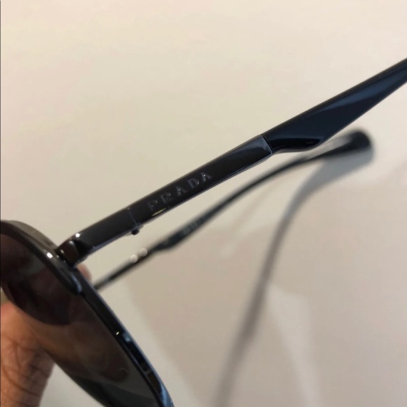 Prada sunglasses - Picture 2 of 8